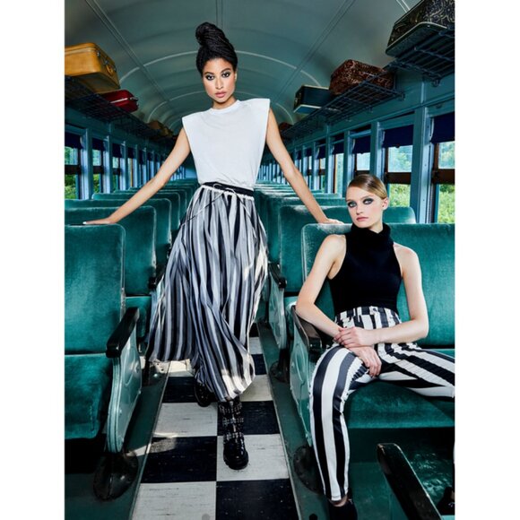 Alice + Olivia Braxton Sleeveless Tee - Picture 10 of 10